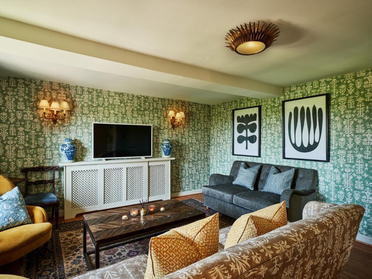 Townhouse Suites- Abbey Row Malmesbury Exterior foto